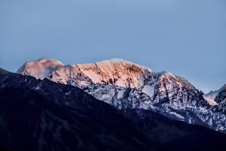 Mountains and Rivers - Sunset glow on Minya Konka
